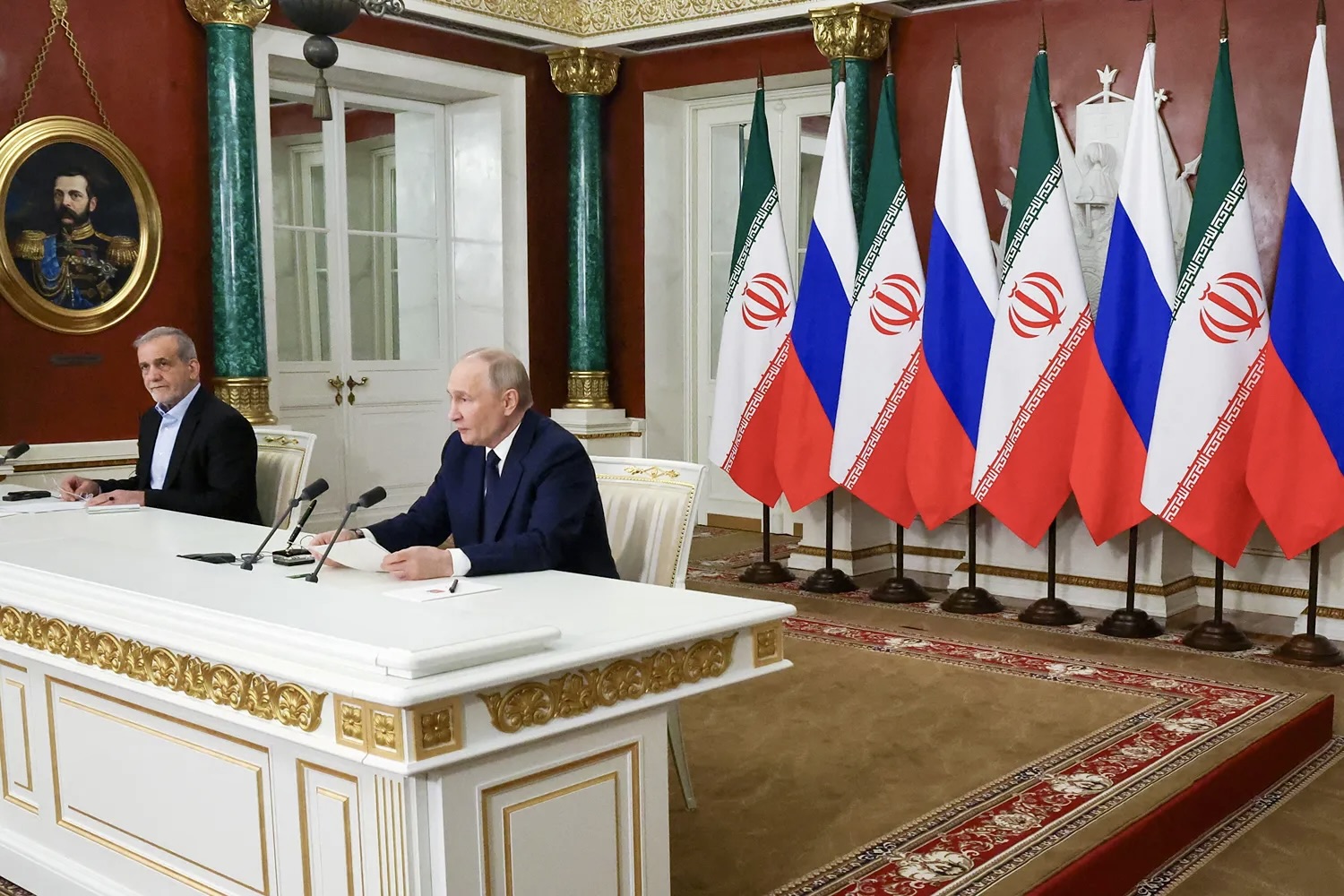 موسكو وطهران تؤكدان تنسيق مواقفهما بشأن الشرق الأوسط وتدعوان إلى الالتزام باتفاق إيران والولايات المتحدة