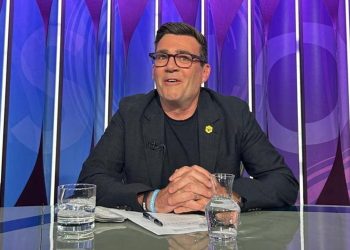 آندي بورنهام يلمح إلى تحدي ستارمر على زعامة حزب العمال إذا عاد إلى البرلمان