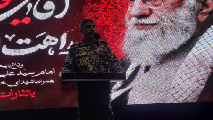 إيران تؤكد تمسكها بـ“السيطرة الاستراتيجية” على مضيق هرمز