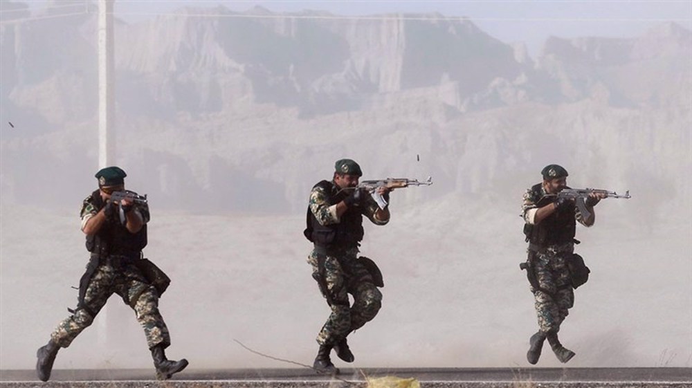 إيران تعزز انتشار قواتها على الحدود الغربية بعد هجمات استهدفت عناصر أمن