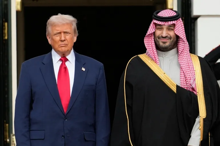 محمد بن سلمان يدعو ترامب إلى تغليب الحوار قبل وقف هجوم جديد على إيران
