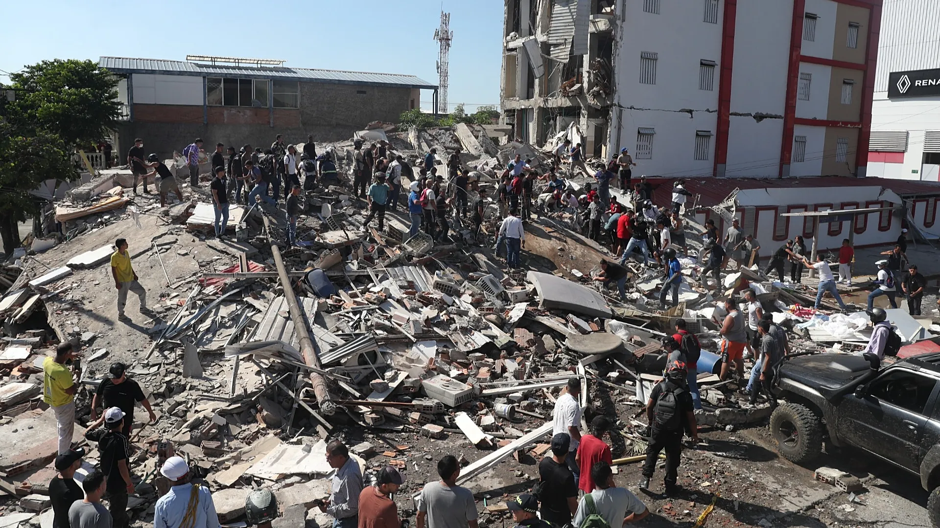 زلزال قوي في غرب كولومبيا يقتل 73 شخصاً ويخلّف دماراً واسعاً