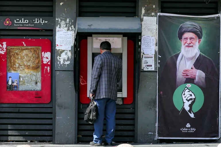 تركيا تسحب ترخيص فرع بنك «ملت» الإيراني في إسطنبول
