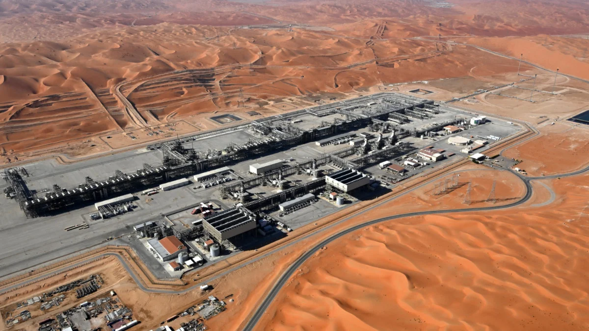 تعطل خط أنابيب سعودي يهدد بخروج 4% من إمدادات النفط العالمية