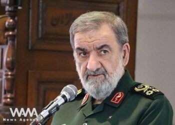 إيران تهدد باستهداف منشآت أمريكية وتؤكد أنها ستحدد موعد إنهاء المواجهة مع واشنطن